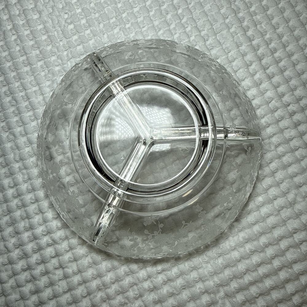 Vtg Cambridge Rose Point Etched Glass Divided Dish/Relish Dish W/ Scalloped Edge - Picture 4 of 11